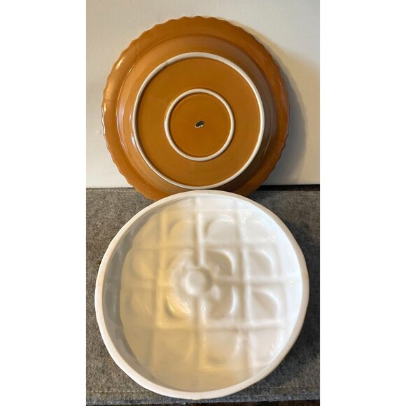 Ceramic 10" Pie Saver Apple Pie Design  #2575 - Picture 4 of 5